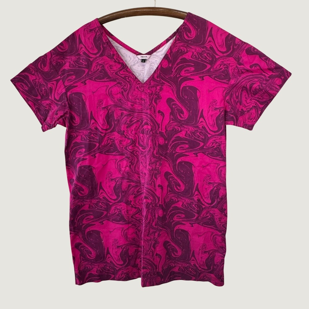 THE KIT V-Neck T-Shirt Large Pink Marble Swirl Print Psychedelic Maximalist Tee